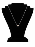 COLLAR PLATEADO CON ESFERAS Y DIJE DE CORAZÓN